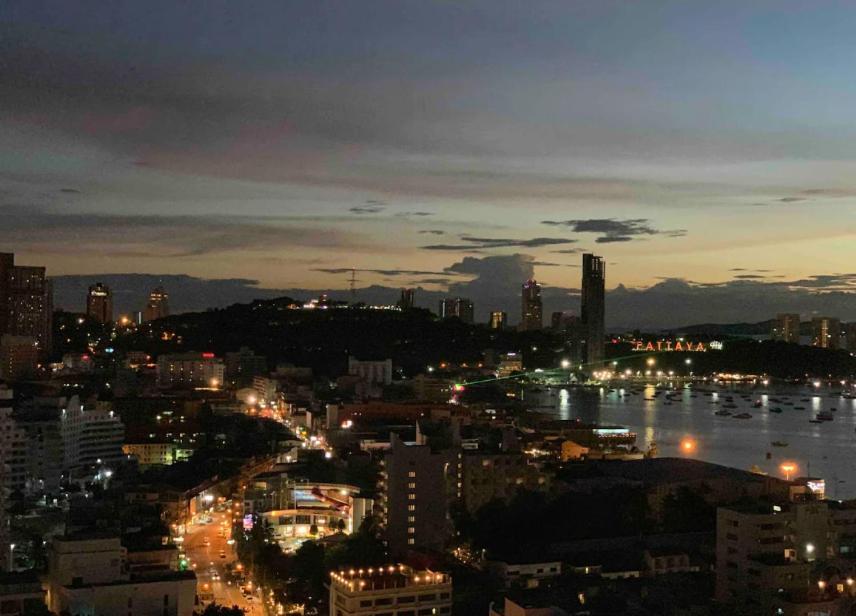 The Edge Central Pattaya Seaview With Infinity Pool & Free Netflix Eksteriør bilde
